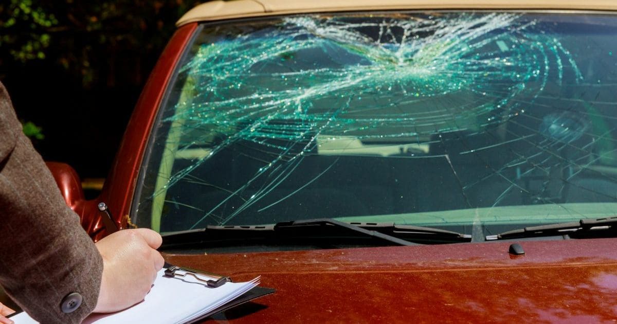 Does Car Insurance Cover Cracked Windshields In Toronto